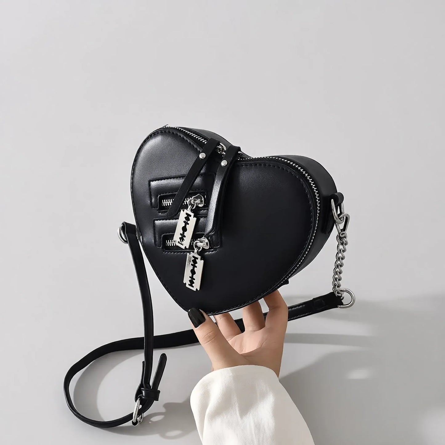 Blade Heart Handbag - My Aura - myauragoth.com